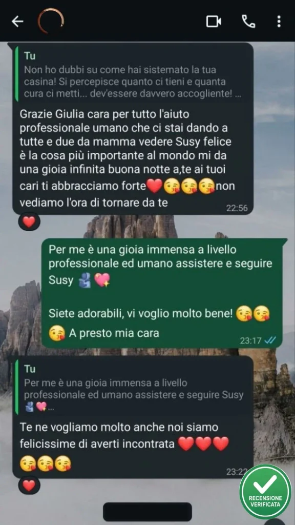 Screenshot di una recensione inviata su WhatsApp da una paziente dello Studio Medico.
