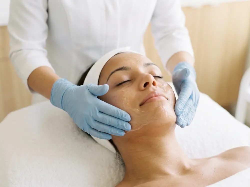 Trattamento viso di estetica avanzata a Roma
